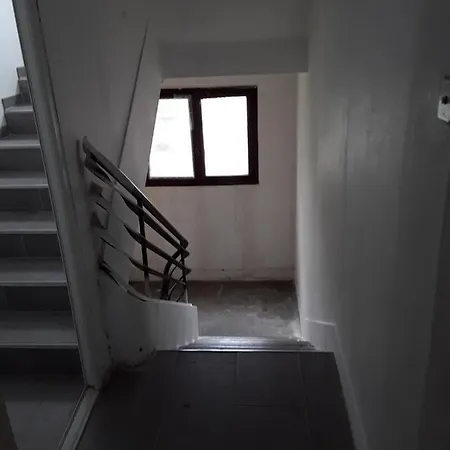 Maison 48m2 Deux Cour Prive Et Personnelle Pour Motos Ou Voitures 5 Pers Proche Mairie Et Bus Tram * לה פון-דה-קלה