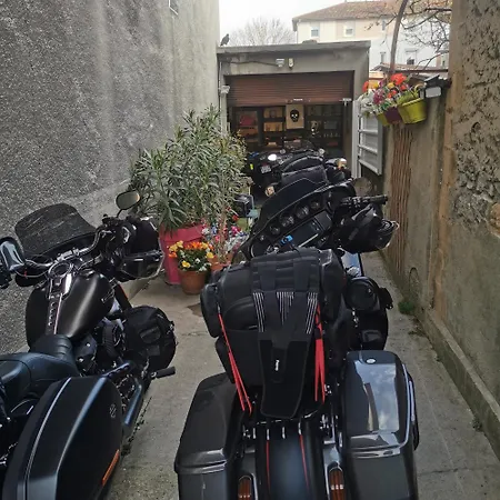 דירה Maison 48m2 Deux Cour Prive Et Personnelle Pour Motos Ou Voitures 5 Pers Proche Mairie Et Bus Tram